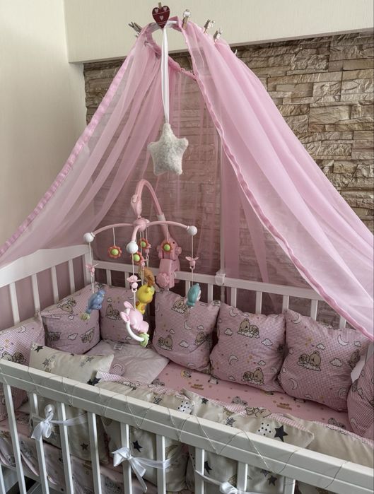 Детская кровать с полным комлектом! Матрас и бортики-подушки, балдахин