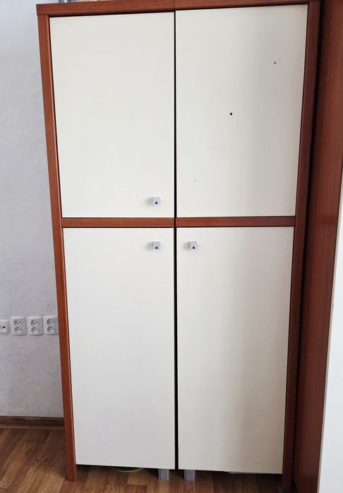 Срочно продам мебельный гарнитур (шкафы)