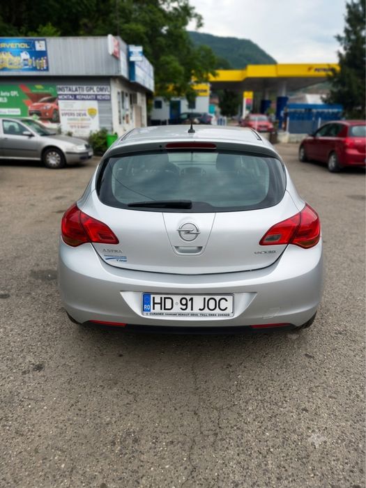 OPEL Astra 2011 — imagine 3