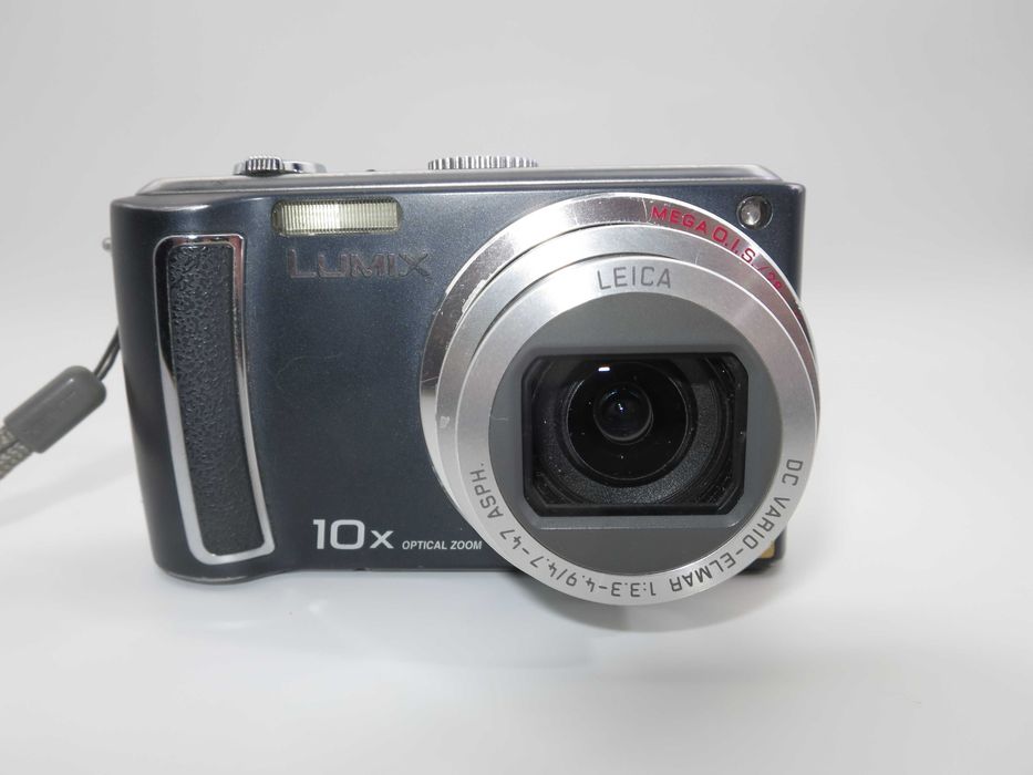 Panasonic Lumix TZ4 компактен цифров фотоапарат с голям Leica 10х оптичен зум, дигитална камера в отлично състояние, работи перфектно