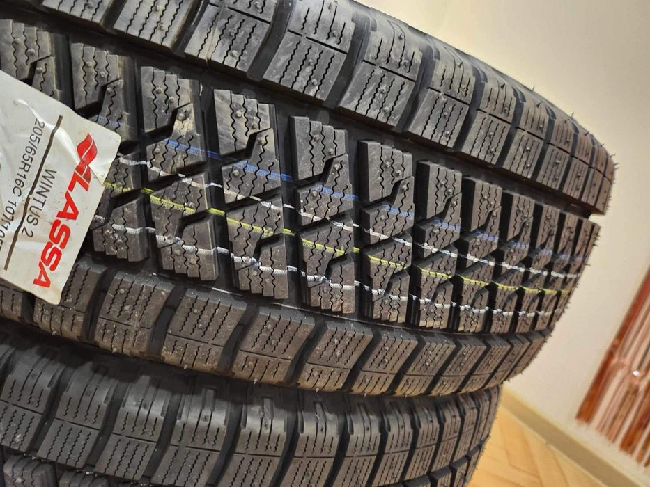 205/65/16С бусови гуми не различими от нови
