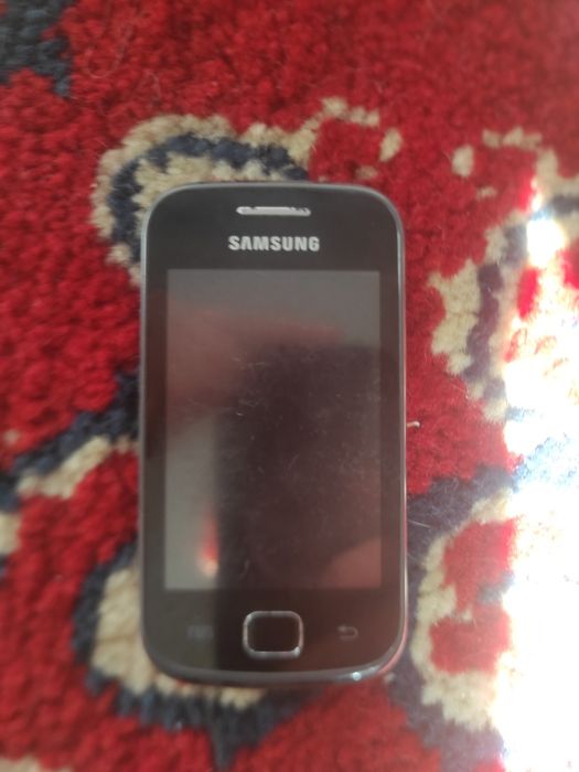 Samsung GT-S5660 (Samsung Galaxy Gio).
