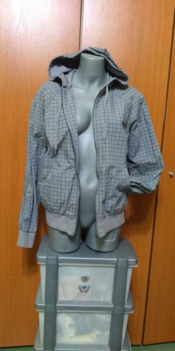 Hanorac/Jacheta/Geaca gri H&M Divided ,subtire cu gluga& buzunare