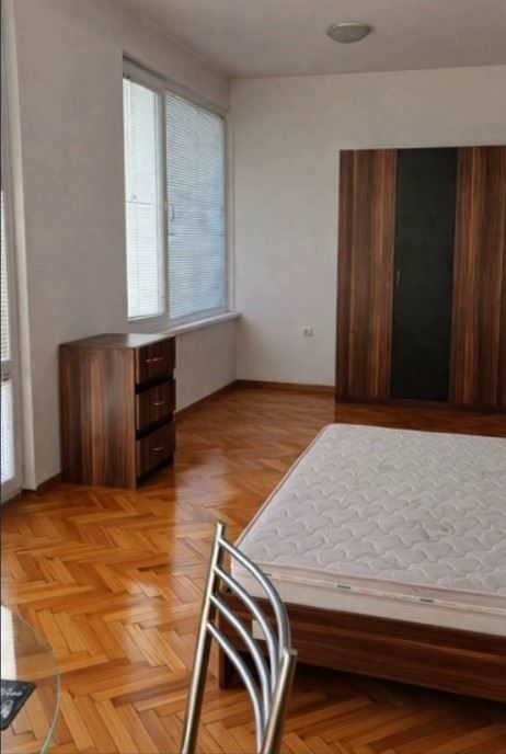 Дава се под наем Двустаен апартамент в София, Лозенец - 72 кв.м за 597.21 € - Снимка #3