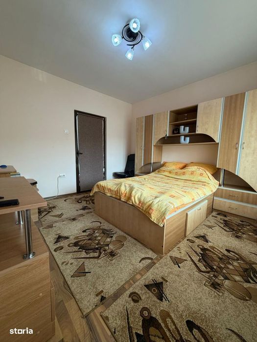 Casă pe regim P+1