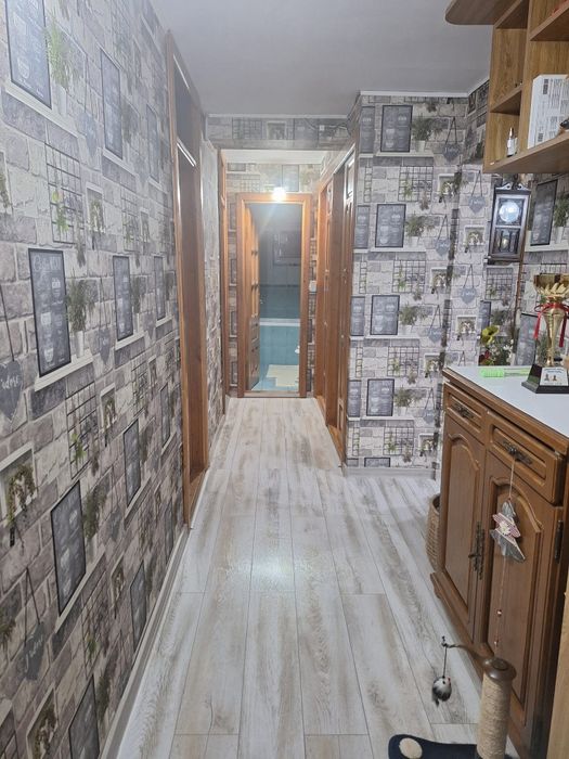 Apartament de 4 camere in Buzău,zona Dorobanți,acces la doua boxe,loc de parcare