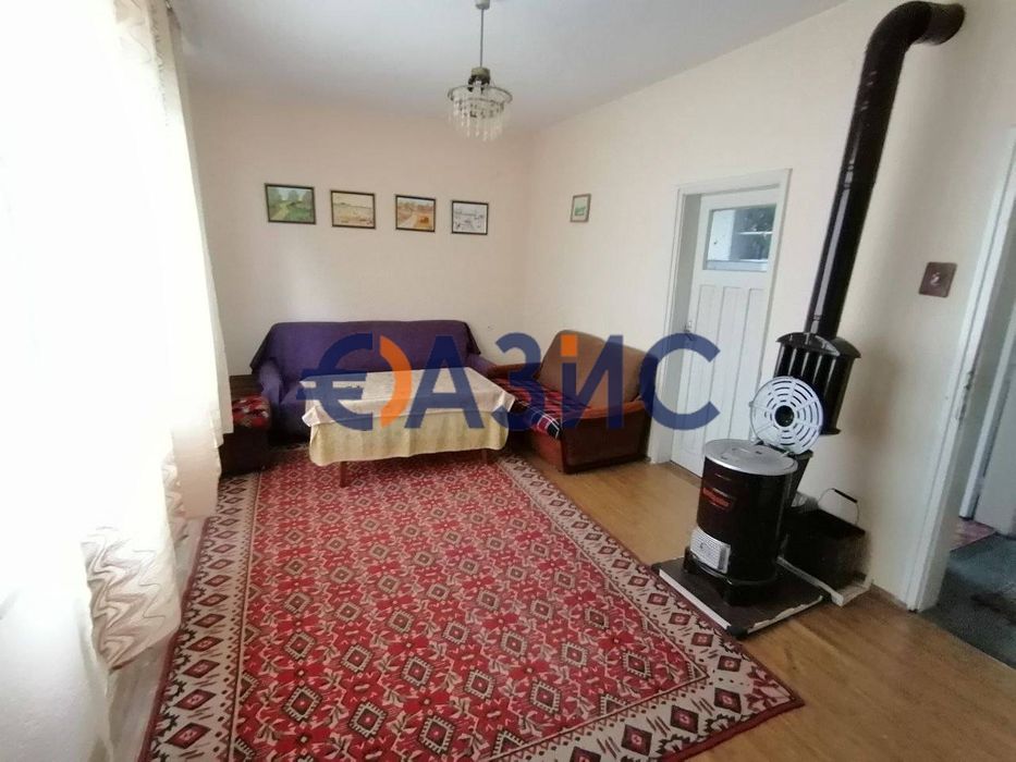 Къща 2-етажна-190 кв.м. + двор 420 кв. м., гр. Средец, обл. Бургас