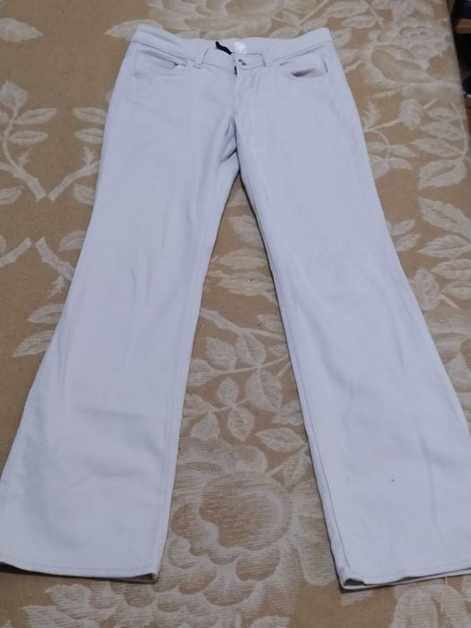 Бели  дънки H&M.
