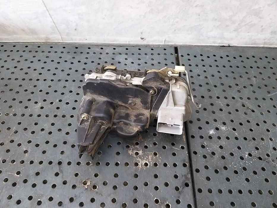Broasca usa dreapta fata peugeot 307 sw