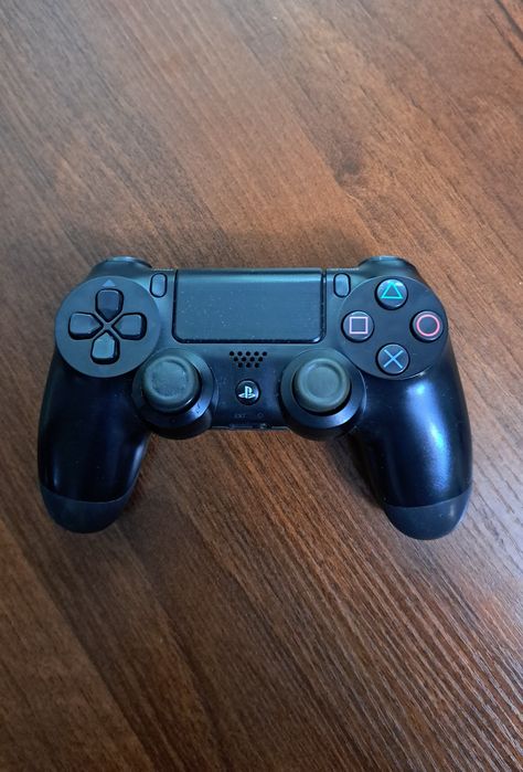 Продам джойстик на PS4