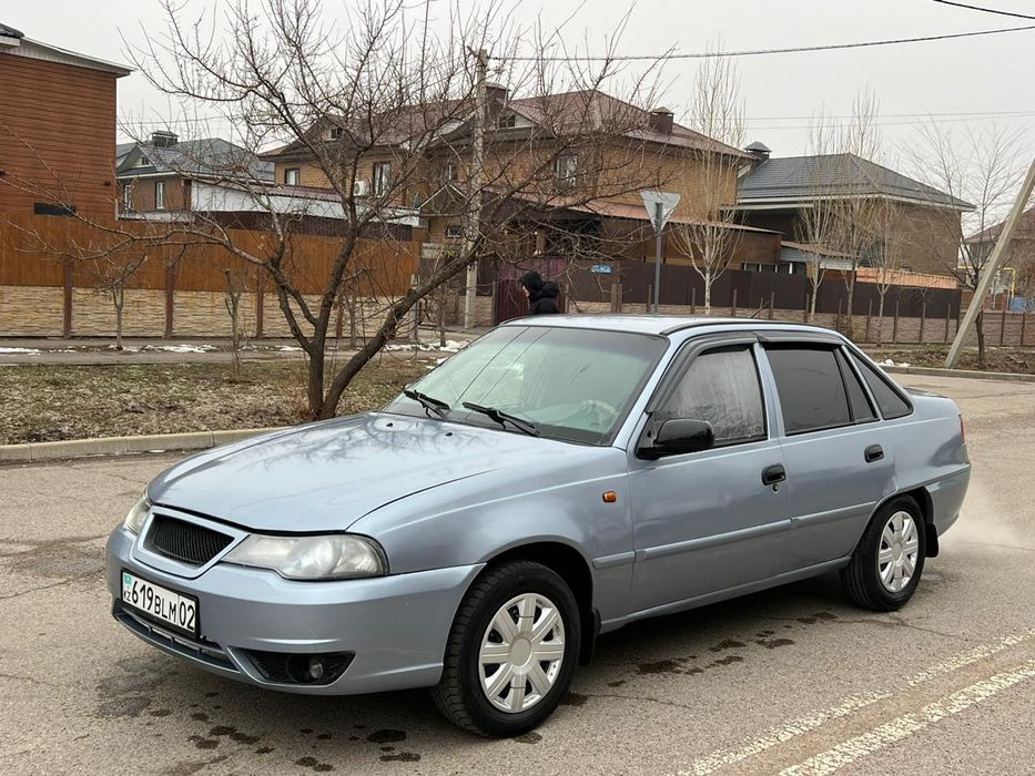 Продам нексию 2012 года