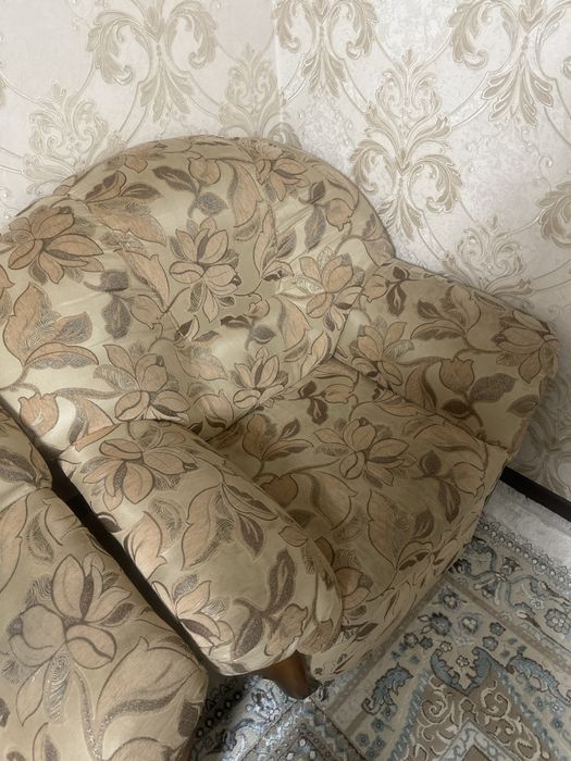 Диван сатылады срочно