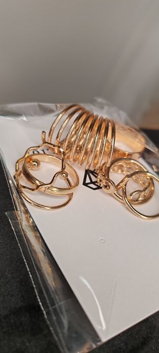 8 Inele pursehuit aurii, diametru între 1.7 cm și 1.8