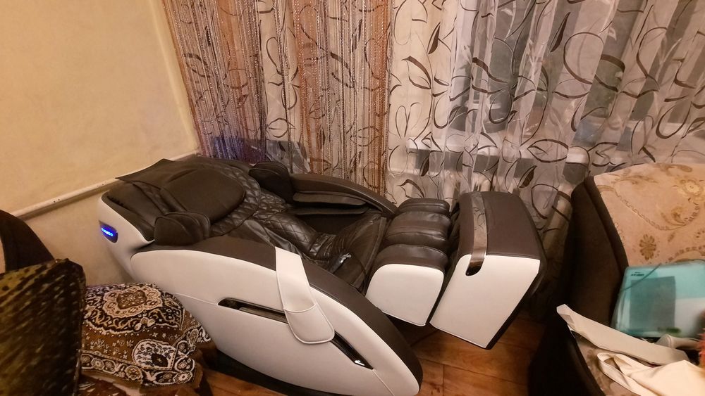 Массажное кресло S8