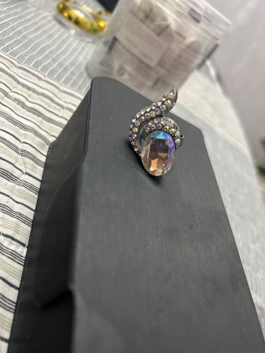 Часы кроьца серьги гвозди