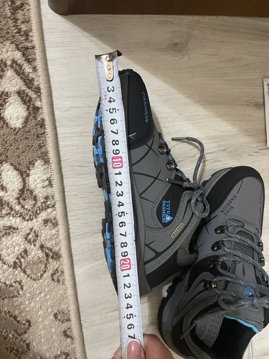 Продам зимней сезонный обувь