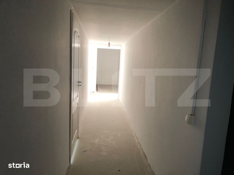 Spatiu comercial cu vitrina stradala de 20ml, 265 mp, zona Closca