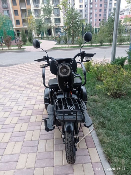 трицикл, скутер мопед