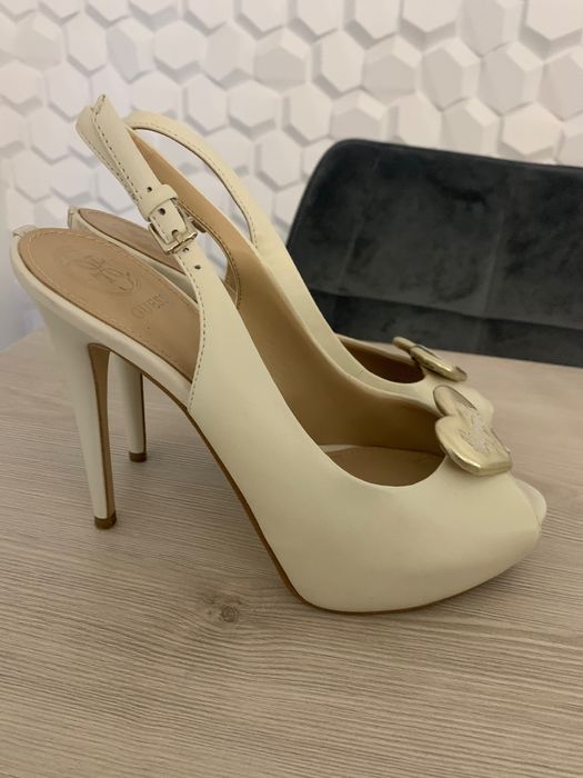 Sandale Guess marimea 36