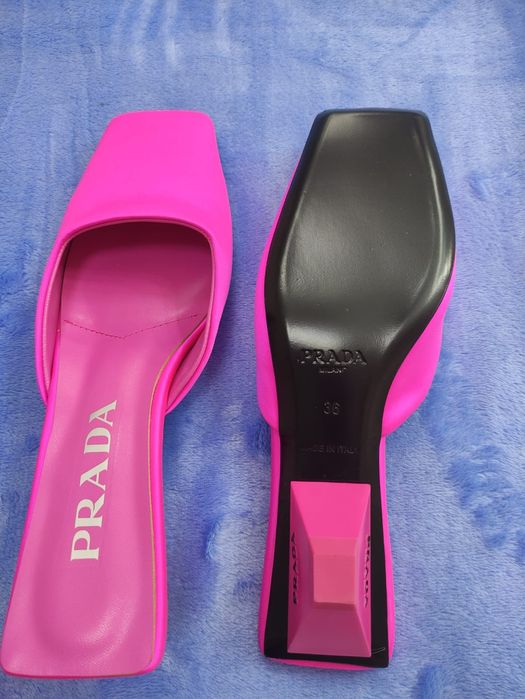 Продам новые босоножки