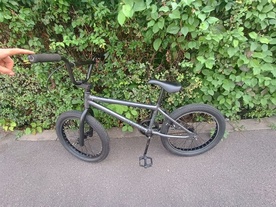 Vând Bicicletă BMX