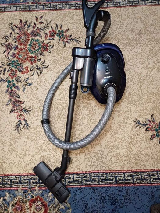 Пылесос Samsung.