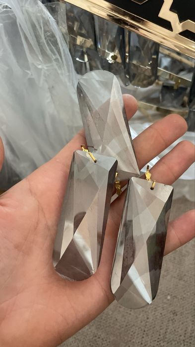 Продам люстру  новая