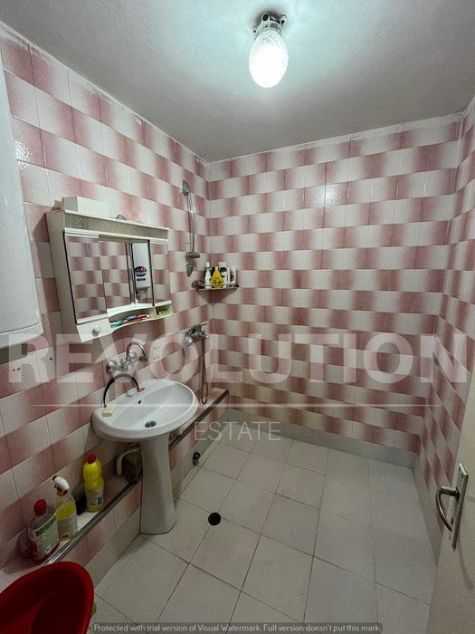 Просторен четиристаен апартамент в кв. Боян Българанов, гр. Шумен!