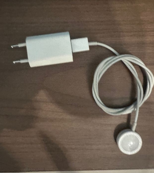 Apple Watch Series 6 44 mm Gold Aluminum + много каишки и аксесоари