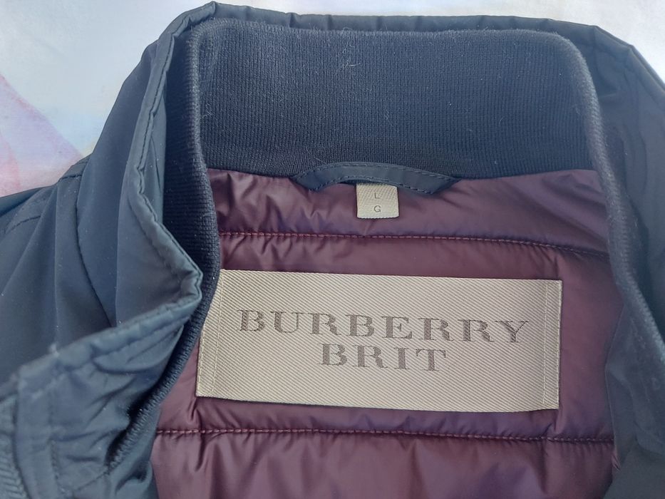 Vând geacă Burberry