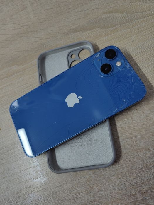 iPhone 13  128Гб