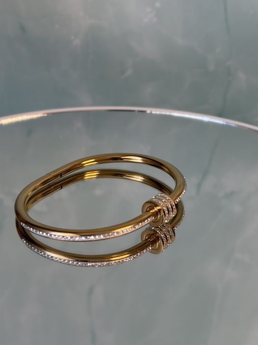 Дамски гривни различни модели