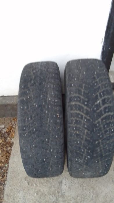 Шины 2 зимних, 2 шипы