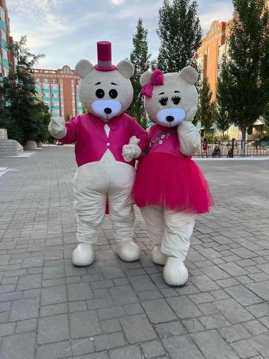 Продам Костюмы мишек