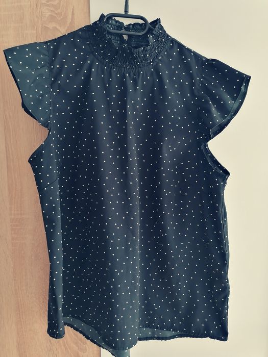 Bluzița eleganta mărimea M-L