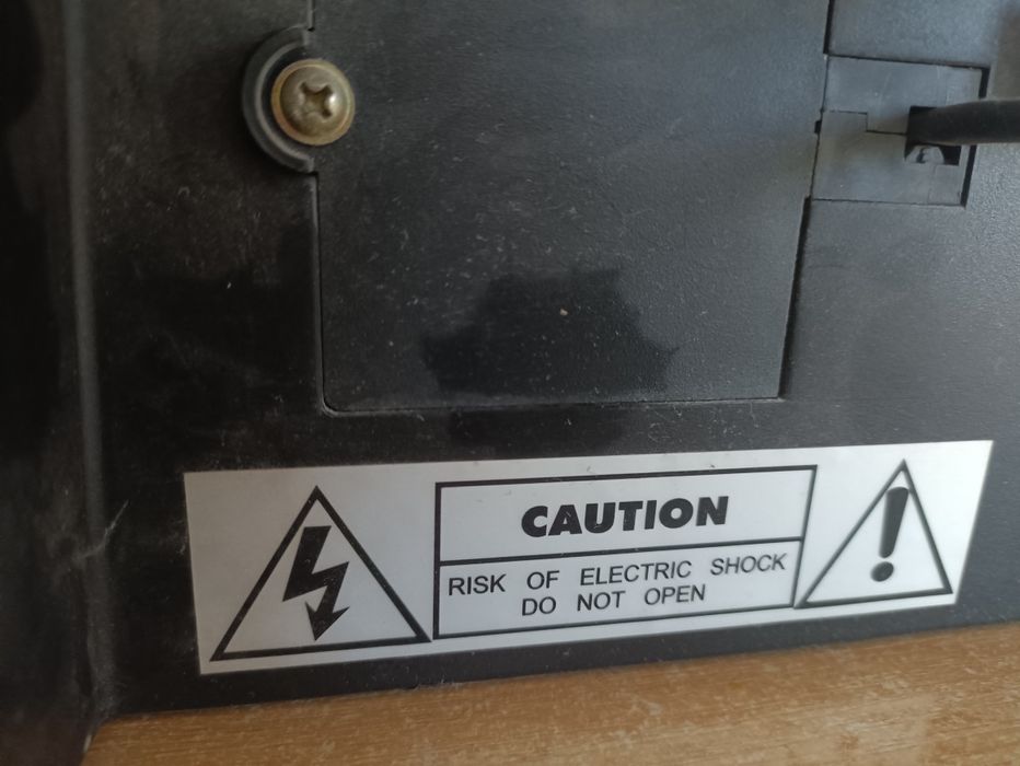 Телевизор Supra.