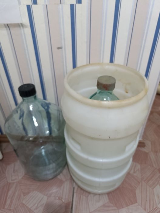 Стеклянные бутыли 20л