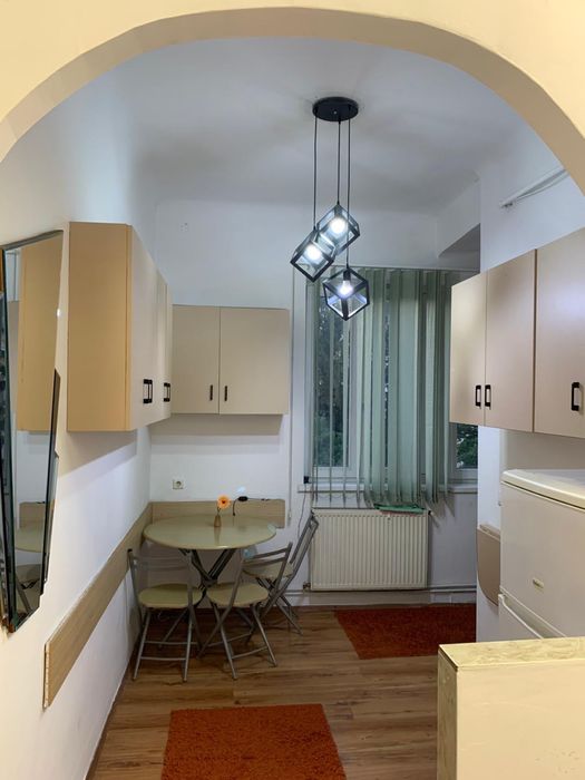 Inchiriez apartament in centru