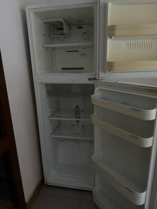 Продаю Холодильник состояния хороший