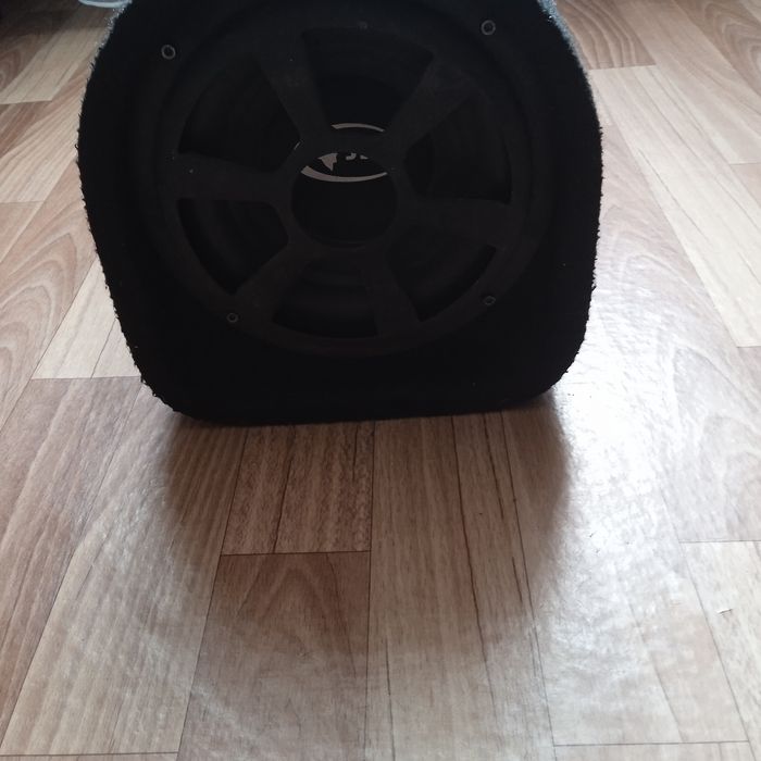 Продам сабвуфер для авто