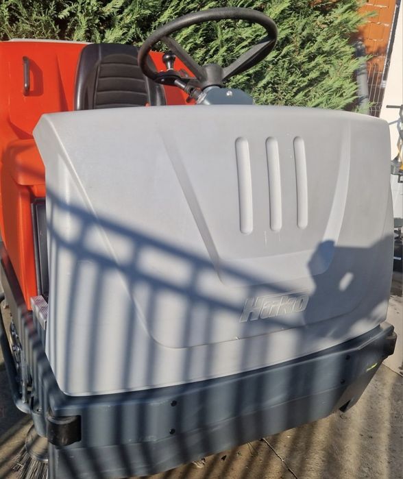 Masina de spălat pardoseli Hako B1050