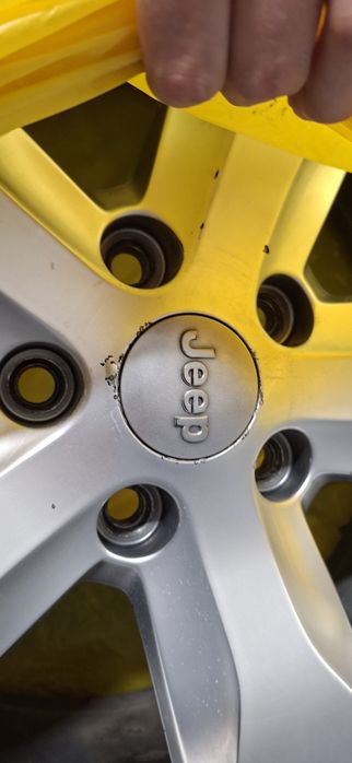 Комплект оригинални джанти Jeep 20" с летни и зимни гуми на 3г.