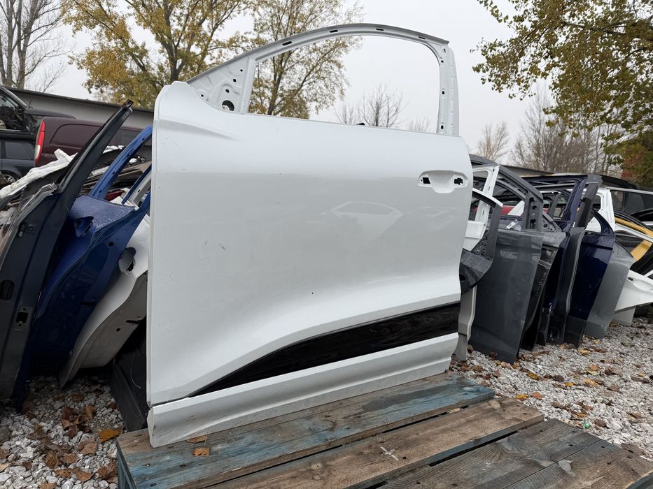 Врата Audi Q6 E Tron