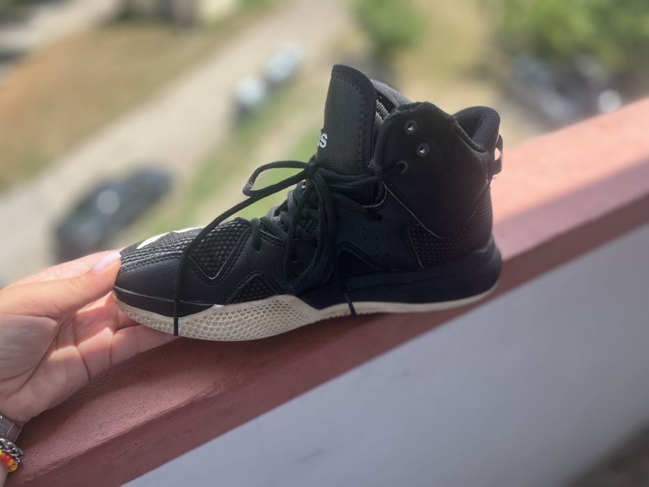 Спортни маратонки на adidas