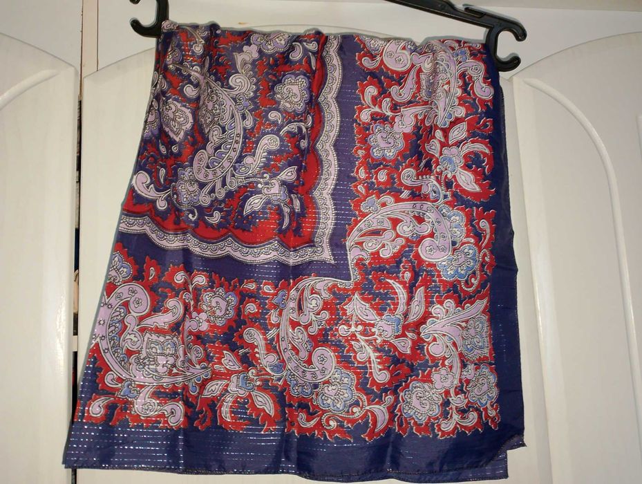 Срочно продам шарф и платки.