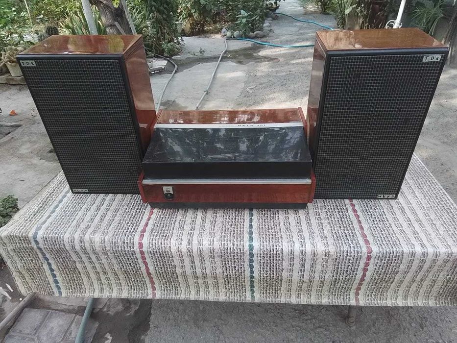 Проигрыватель пластинок Вега