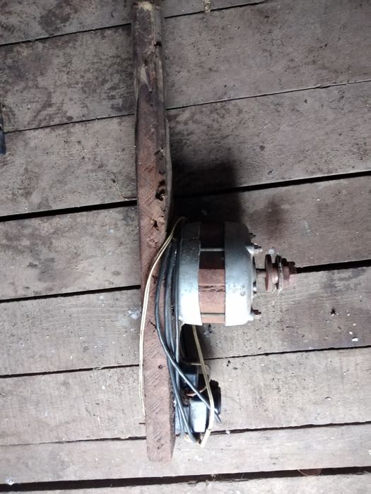 Продам наждак для заточки.