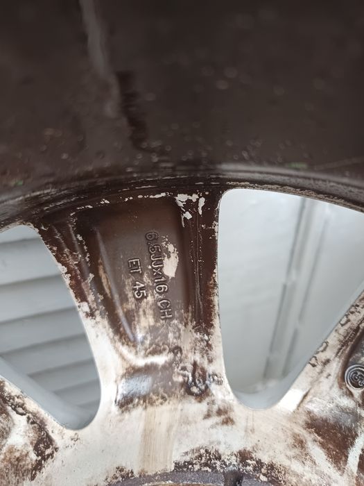 16 5x114.3 Toyota с летни гуми 205 55  и гайки