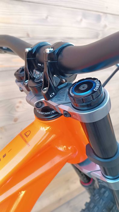 Bicicleta second hand Mondraker SUMMUM 29", portocaliu/alb S, M, L, XL