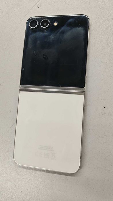 Мобилен телефон Samsung Galaxy Z Flip 5 бял